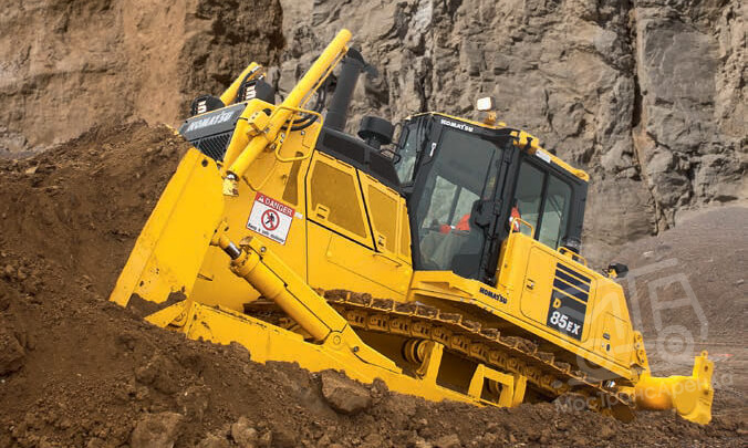 Бульдозер Komatsu D85EX-15