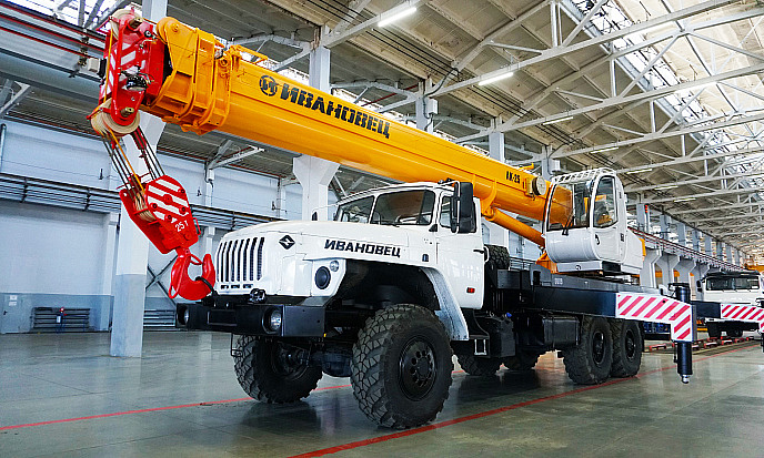 Автокран Ивановец КС-45717-1Р - 25 тонн
