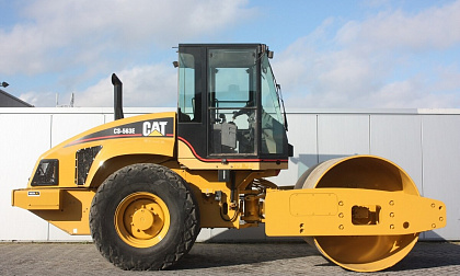 Грунтовый каток CAT SC 563 E - 12,1 тонн