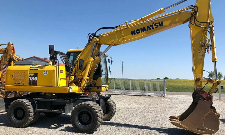 Колесный экскаватор Komatsu PW180-7