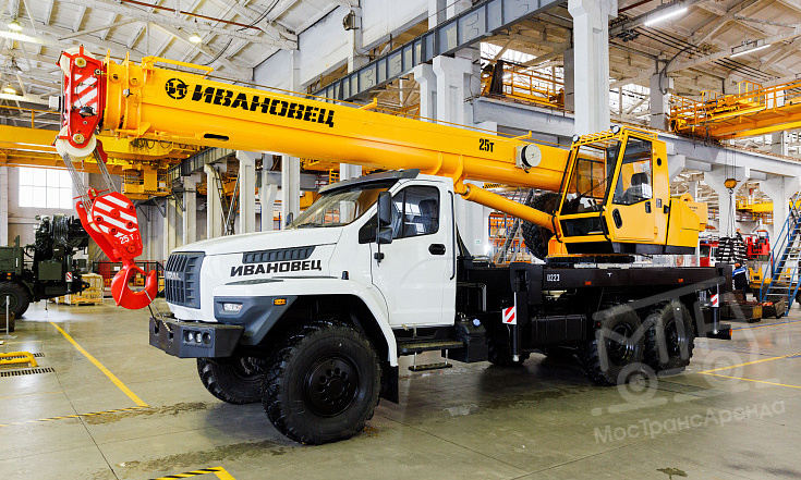 Автокран Ивановец КС-45717-2В - 25 тонн