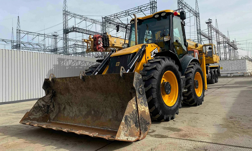 Экскаватор-погрузчик JCB 4CX