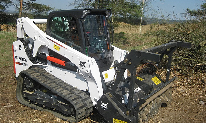Мини-погрузчик Bobcat T590 с мульчером