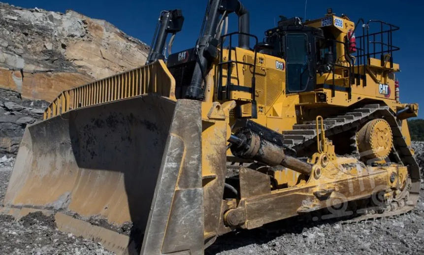 Бульдозер Cat D11