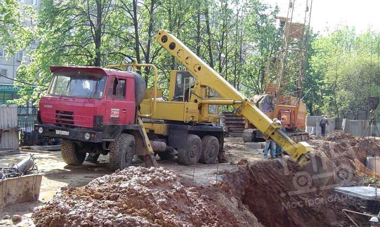 Экскаватор-планировщик UDS-114