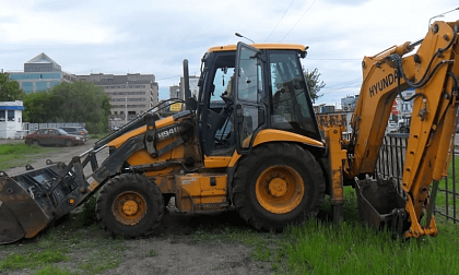 Экскаватор-погрузчик Hyundai H940S