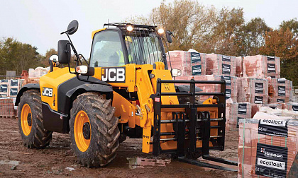 Погрузчик телескопический JCB LOADALL 540-140