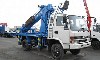 Ямобур Aichi на базе Isuzu