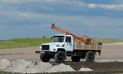 Ямобур БКМ 317 на базе ГАЗ 3308
