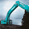 Огромный гусеничный экскаватор Kobelco запущен в серийное производство