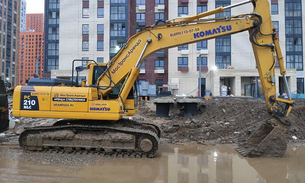 Гусеничный экскаватор Komatsu PC210