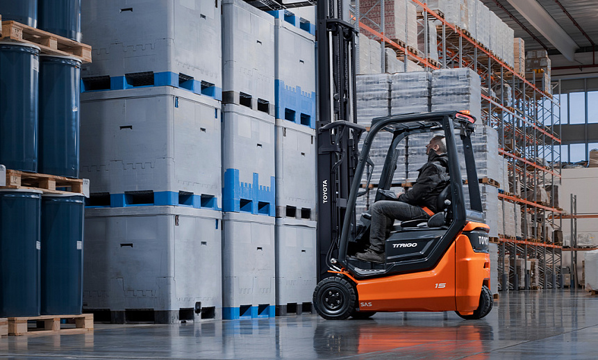 Электрический вилочный погрузчик Toyota Traigo48 9FBE16T