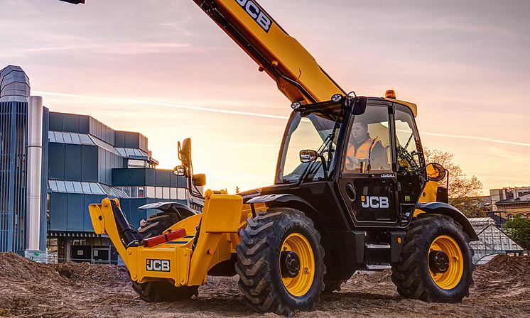 Погрузчик телескопический JCB LOADALL 535-125